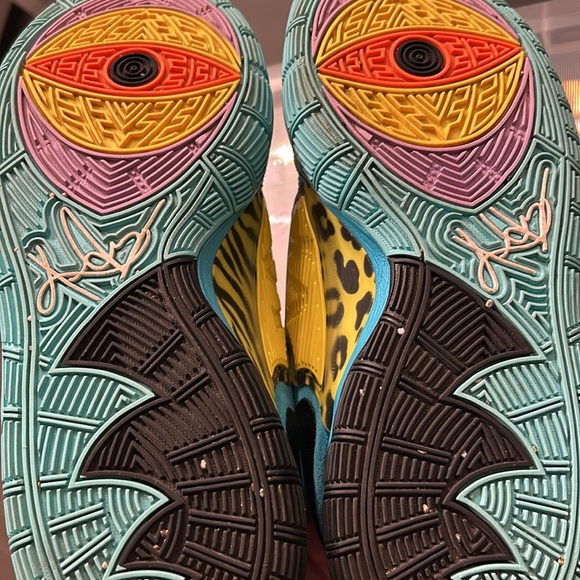 Nike Kyrie Turquoise and Orange Sneakers - Picture 13 of 14